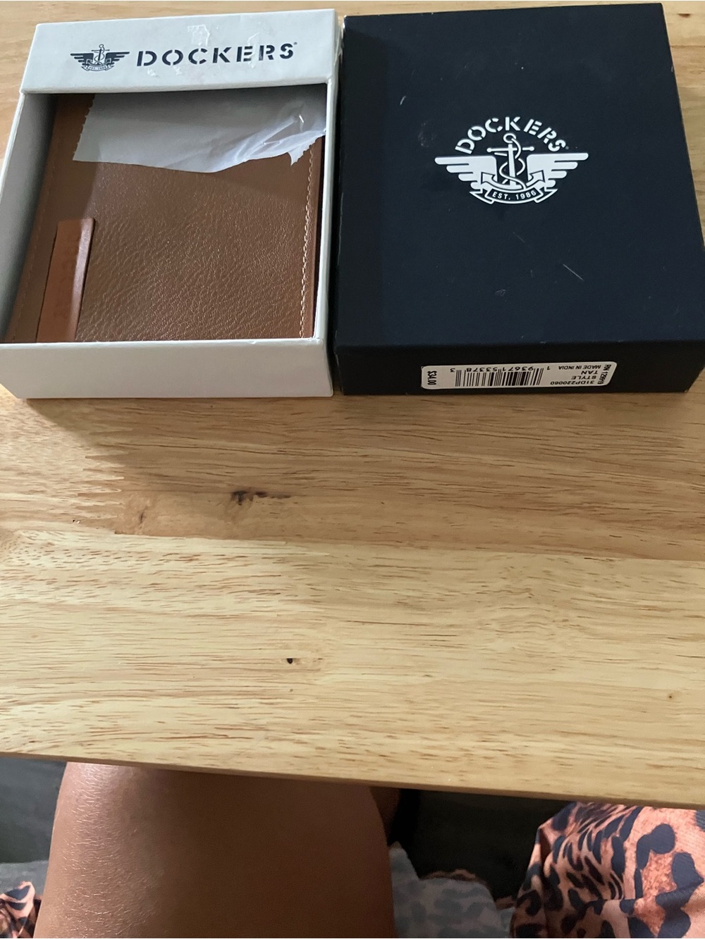 Dockers Tan Leather Card & Key Holder